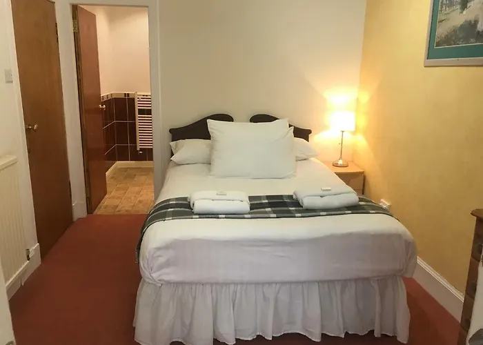 Fantastic Central 3 Double Bedrooms 2 Bathrooms Garden Apartment Sleeps 6